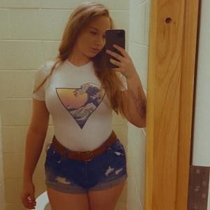 Meet your Posher, Andrea